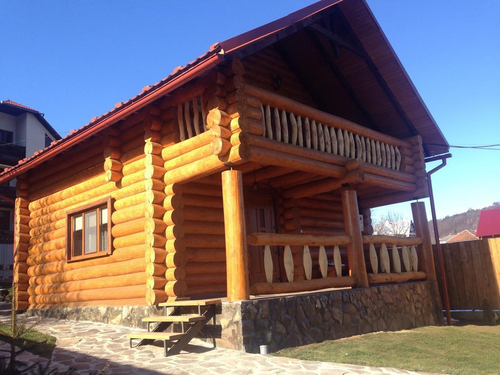 Smerekovyi Dvir Polyana  Bilik gambar