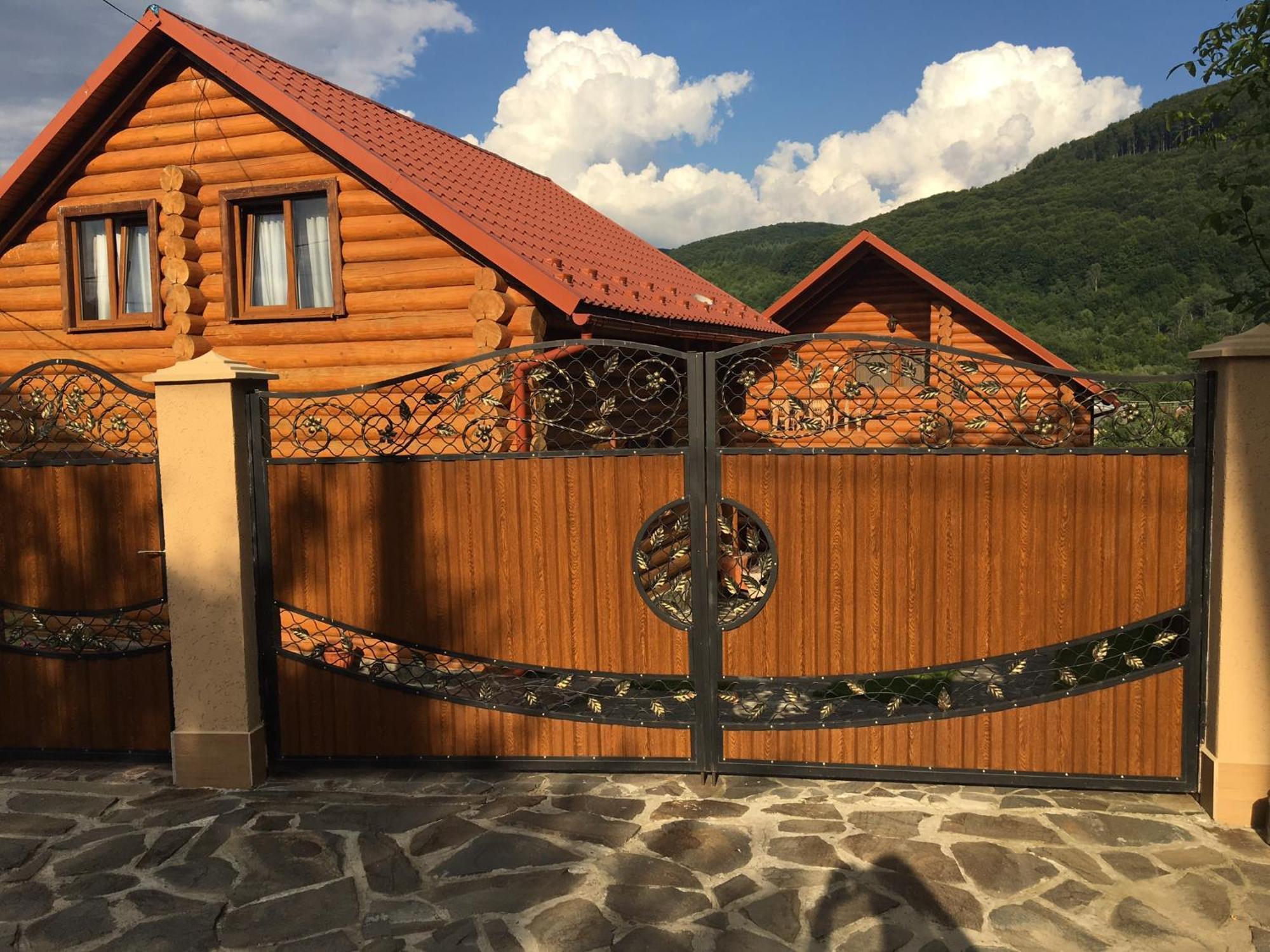 Smerekovyi Dvir Polyana  Luaran gambar